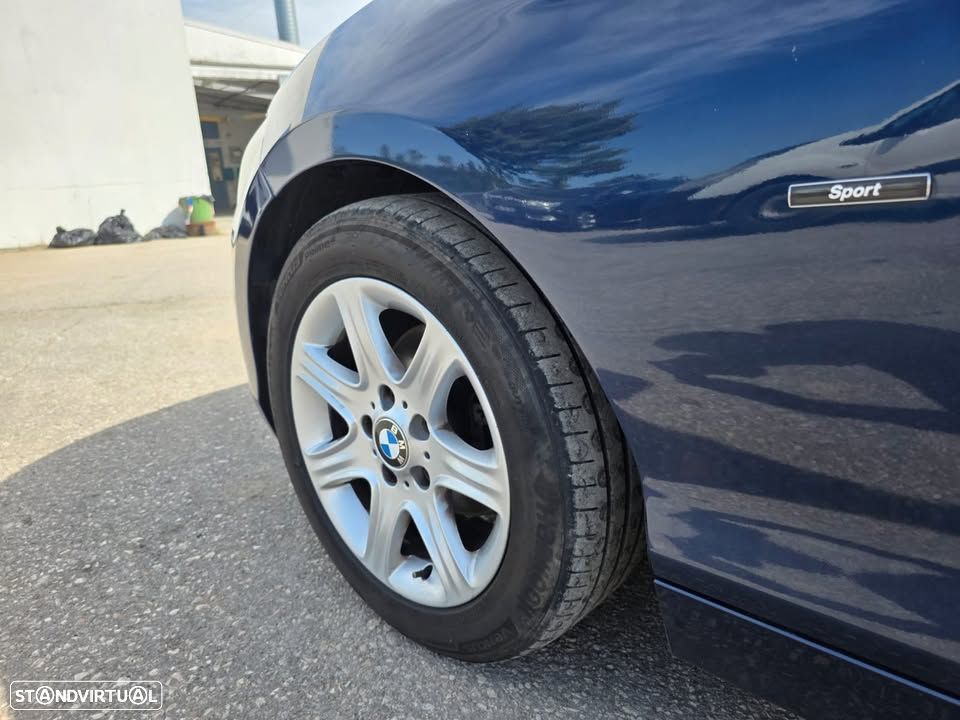 BMW 116 d EDynamics Line Sport — fotografia 15