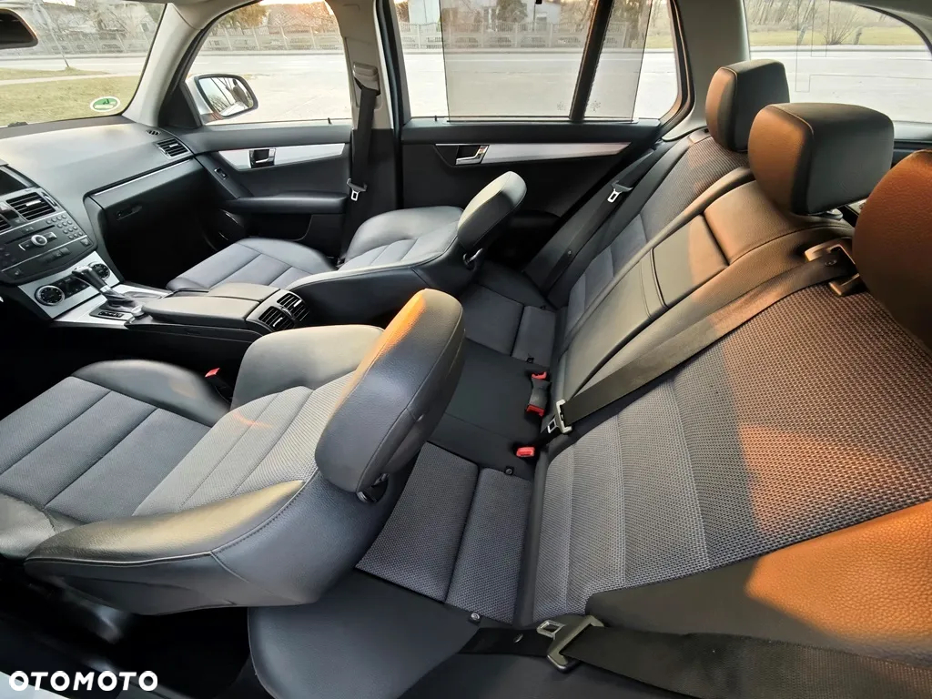 Mercedes-Benz Klasa C 180 T Kompressor Automatik Avantgarde - 30