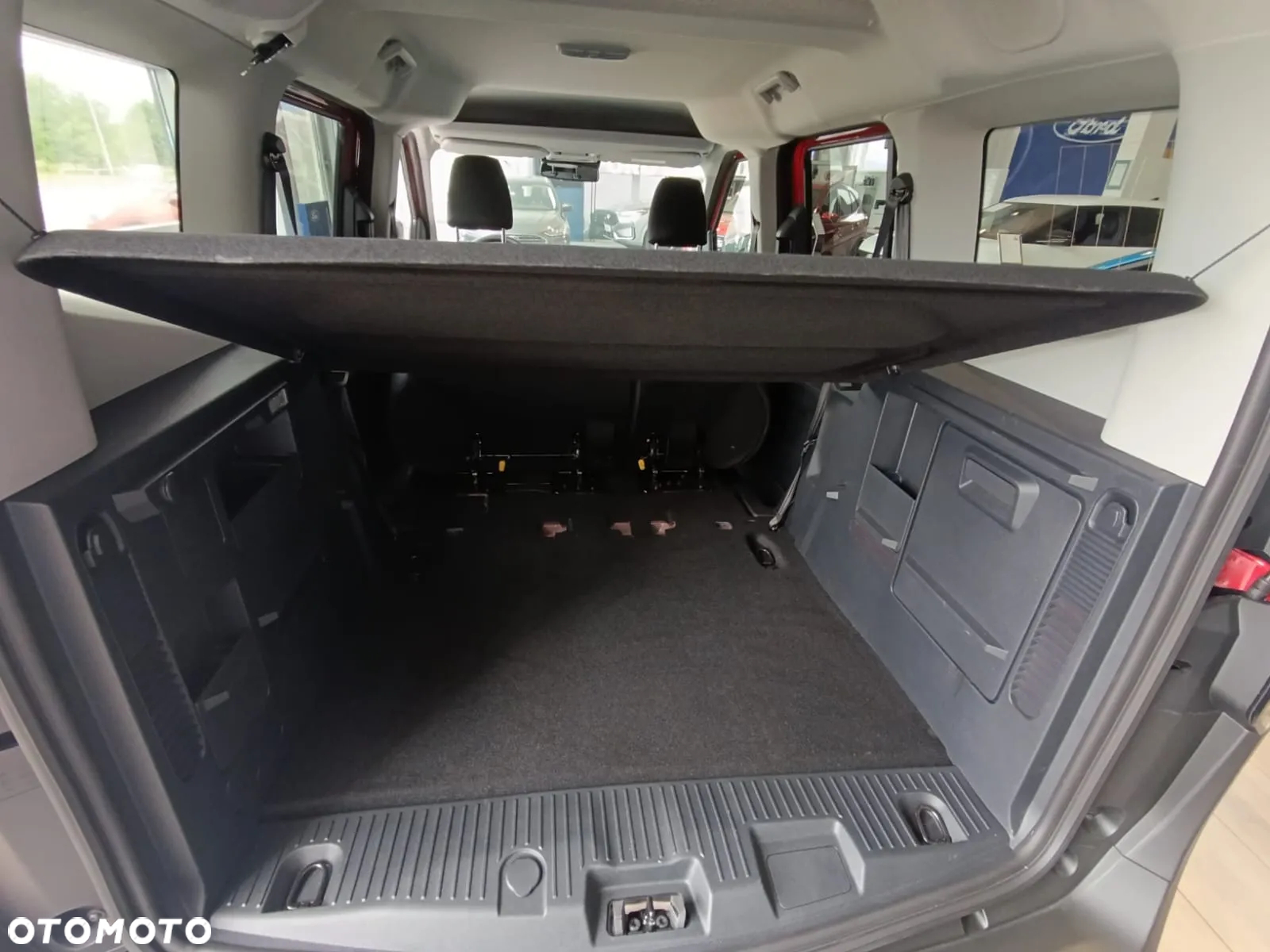 Ford Tourneo Courier - 13