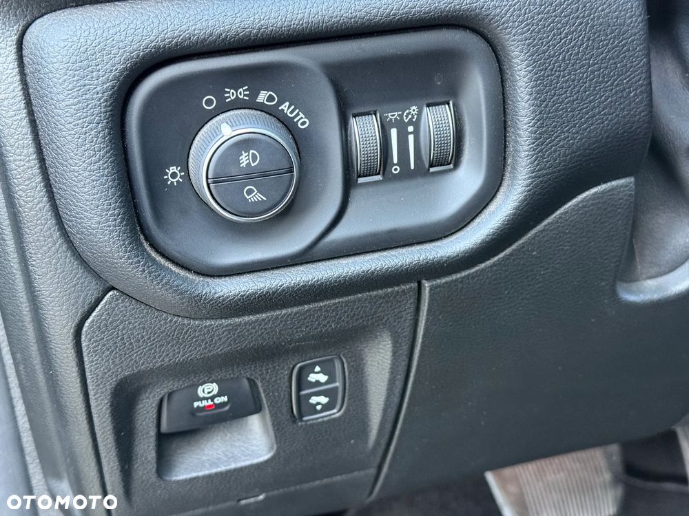 RAM 1500 5.7 Crew Cab Rebel - 12