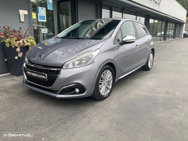 Peugeot 208 1.5 BlueHDi Signature - 1