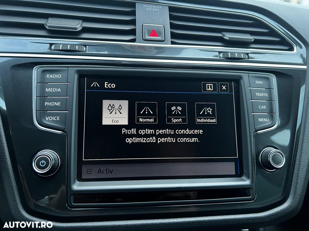 Volkswagen Tiguan - 27