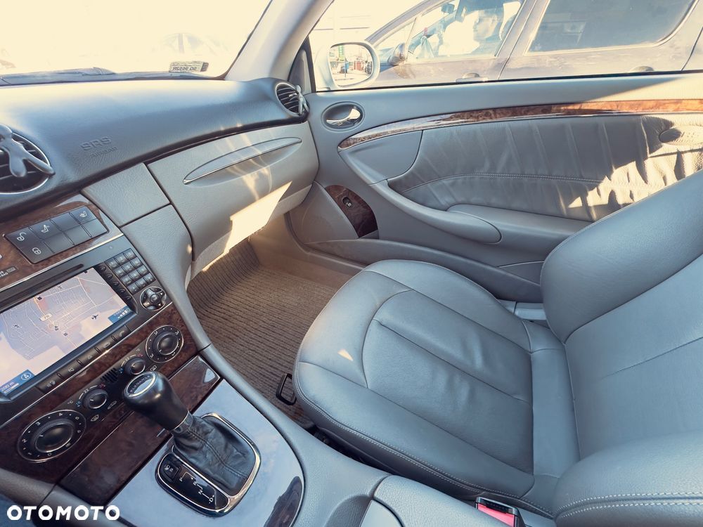 Mercedes-Benz CLK 320 CDI 7G-TRONIC Elegance - 24