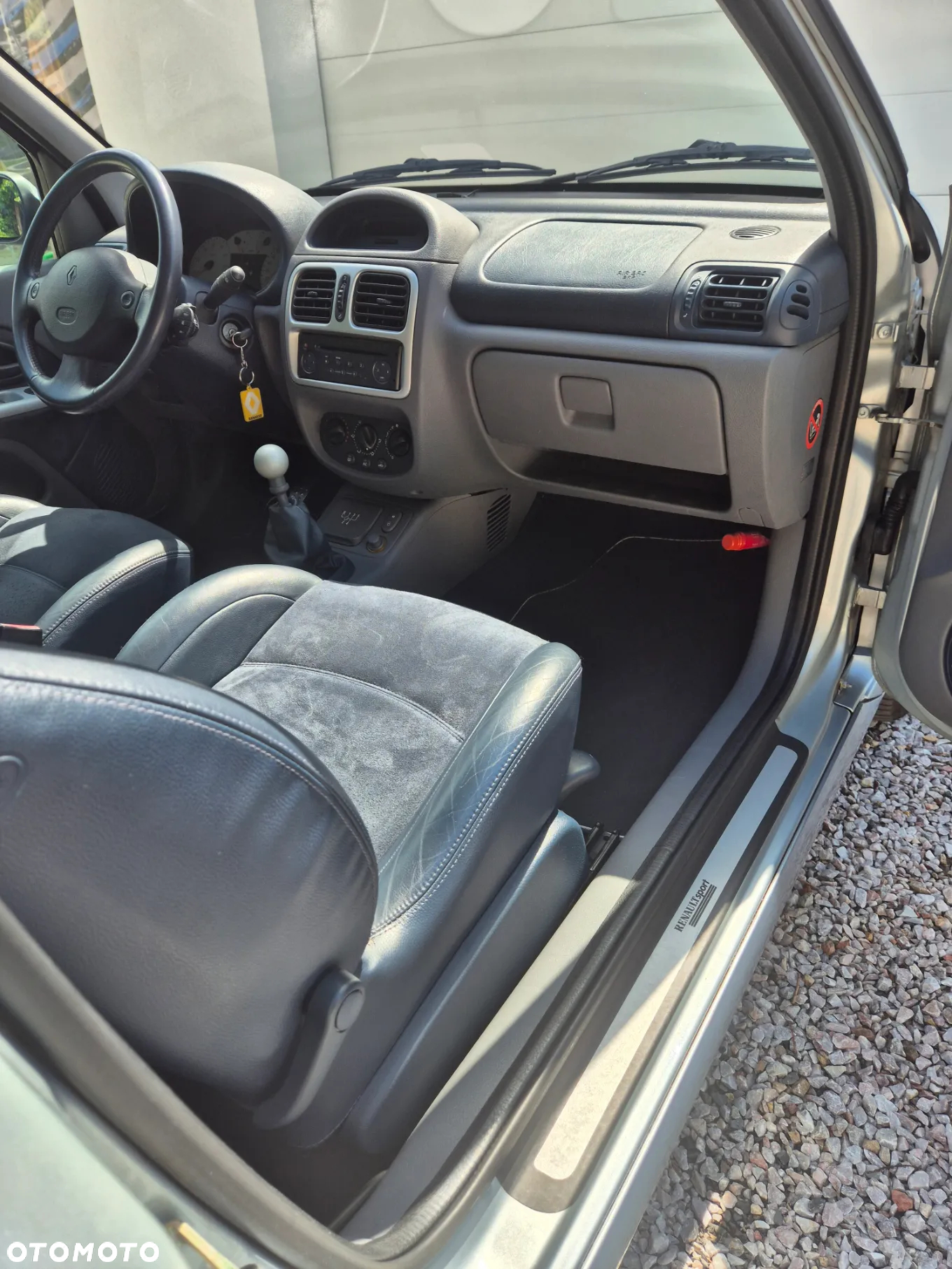 Renault Clio 2.0 16V Sport - 17