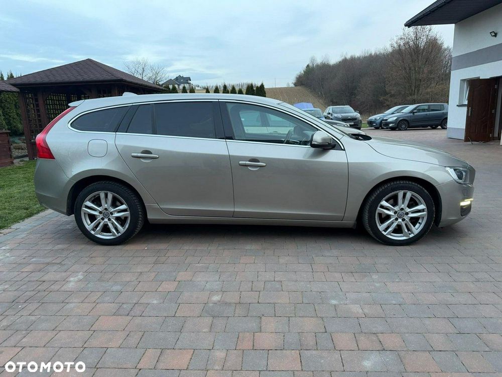 Volvo V60 D3 Momentum - 12