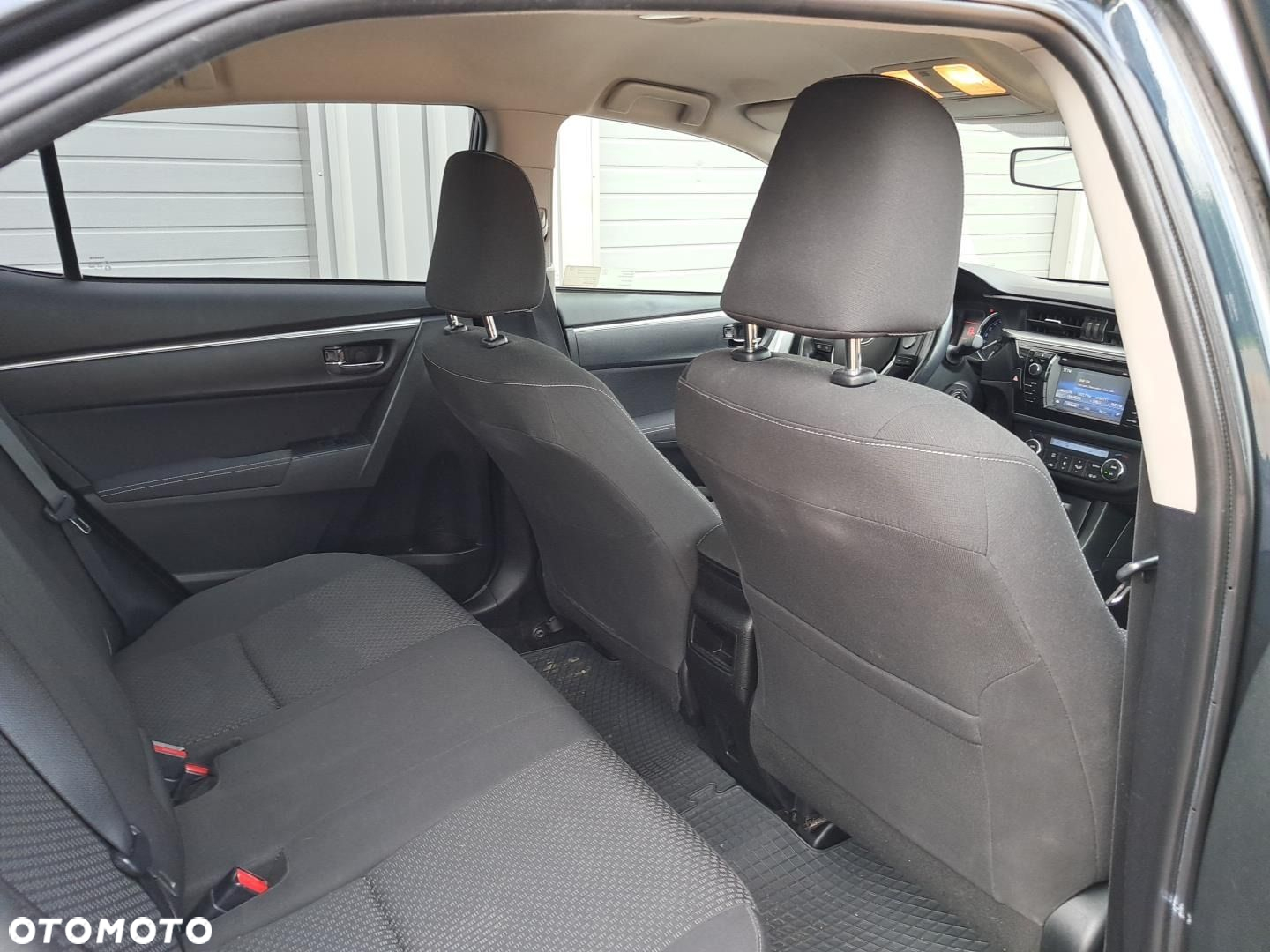 Toyota Corolla - 12