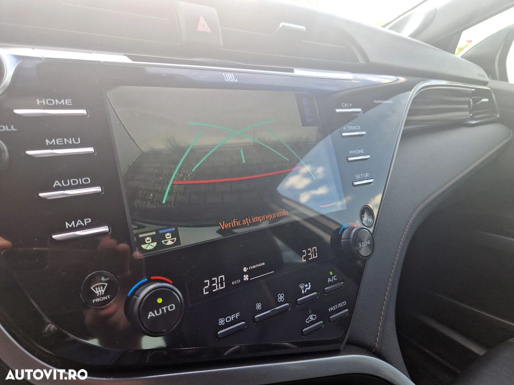 Toyota Camry 2.5 Exclusive - 17