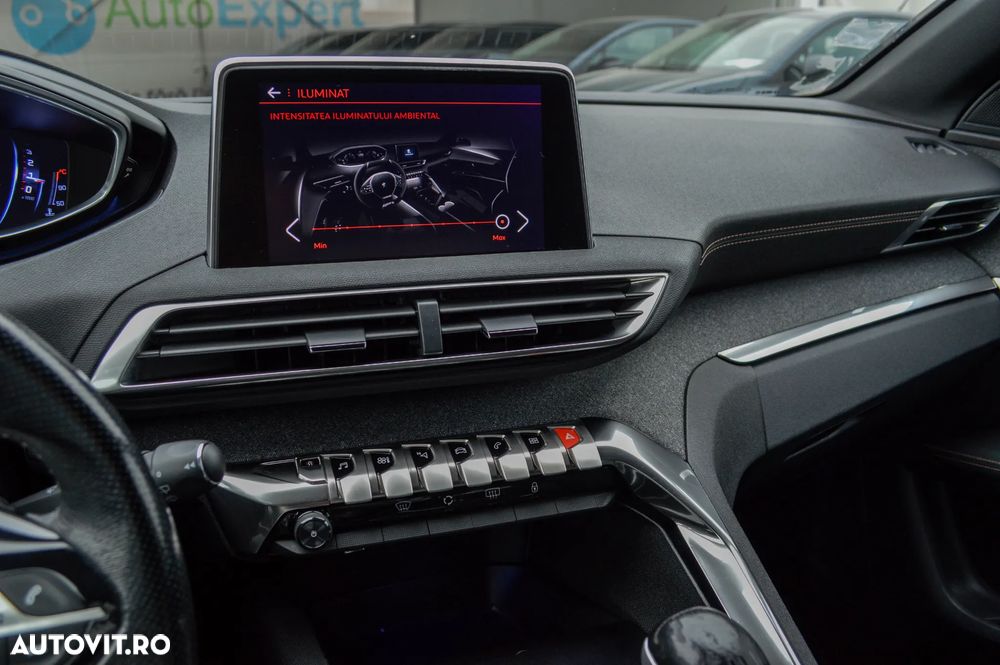 Peugeot 3008 1.2 PureTech Turbo S&S Allure - 24