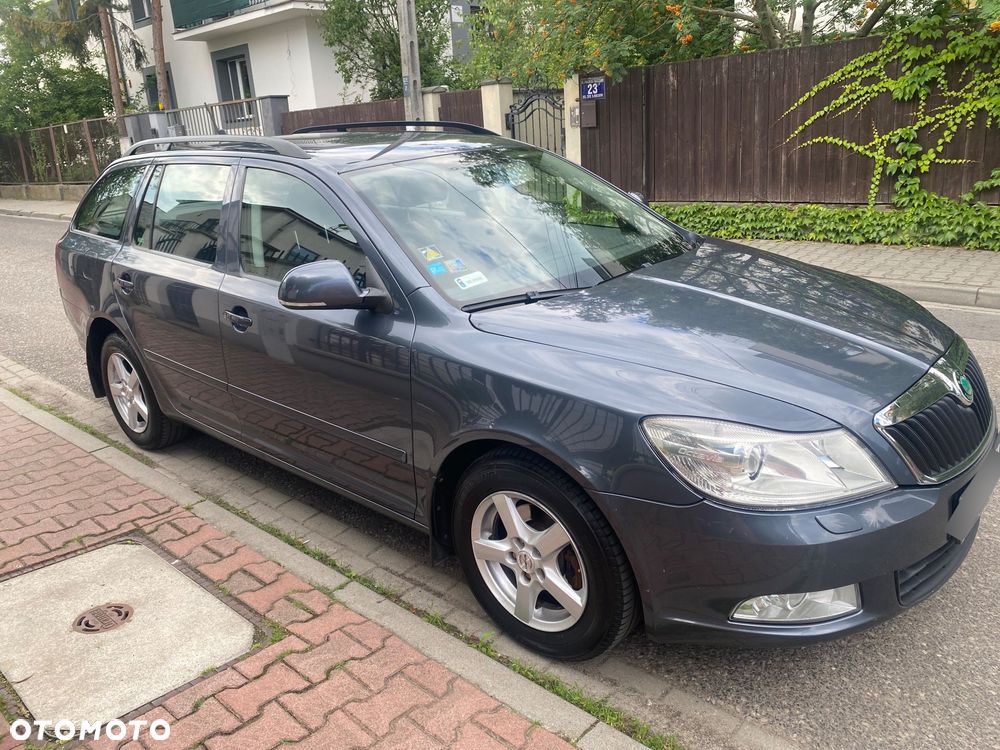 Skoda Octavia 2012 photo 2