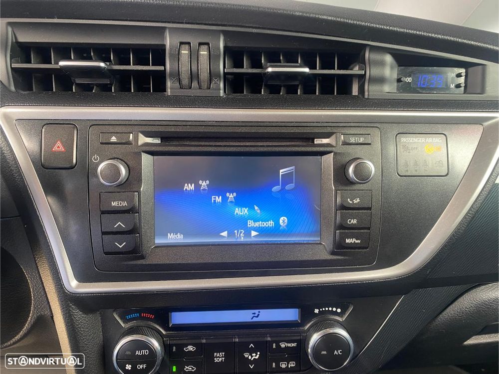 Toyota Auris Touring Sports 1.4 D-4D Com+P.Sport - 32