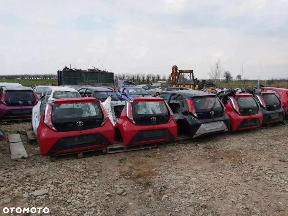 Toyota Aygo I osłona pod zderzak dolna płyta - 8