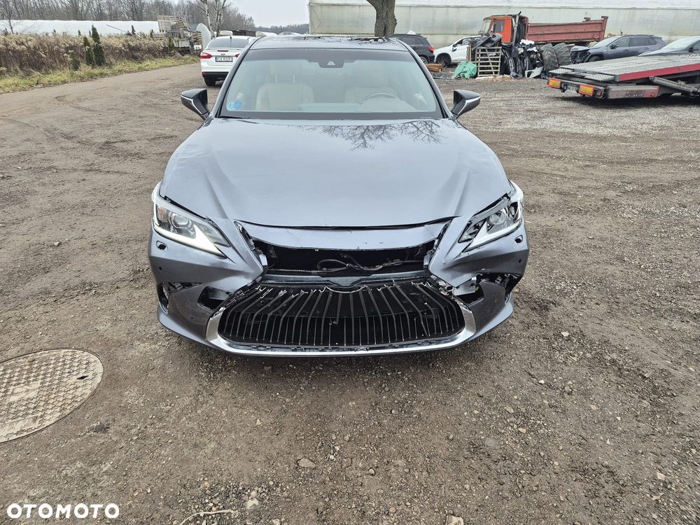 Lexus ES 300h Business Line - 4