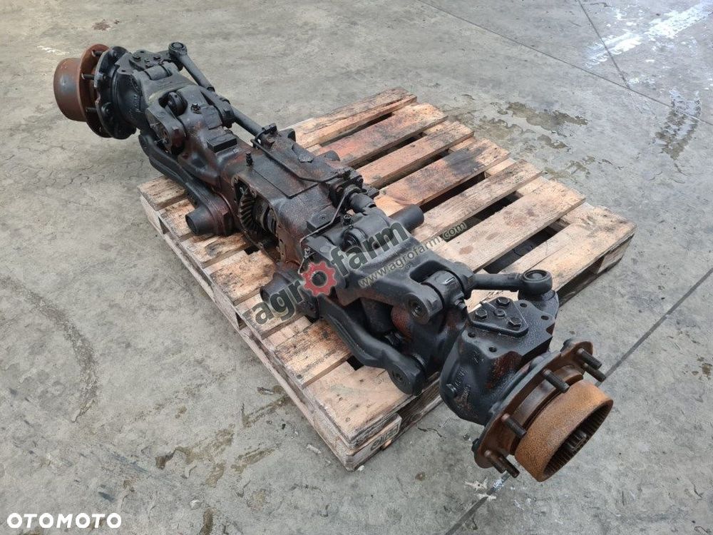 Przedni most John Deere 5125R - 4