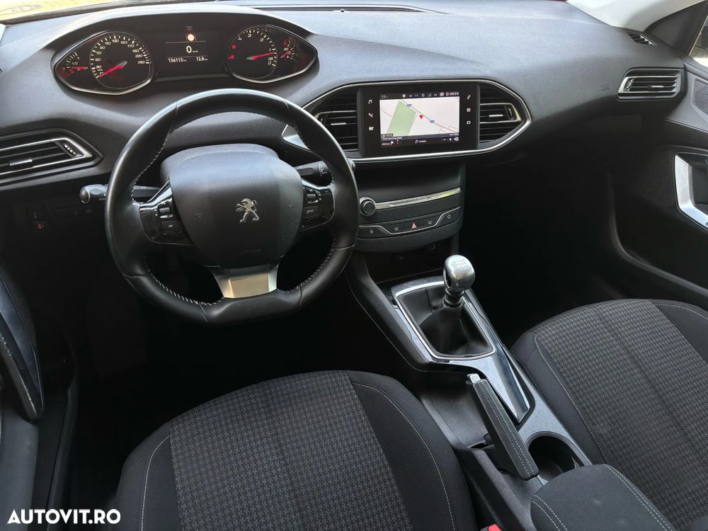 Peugeot 308 - 13