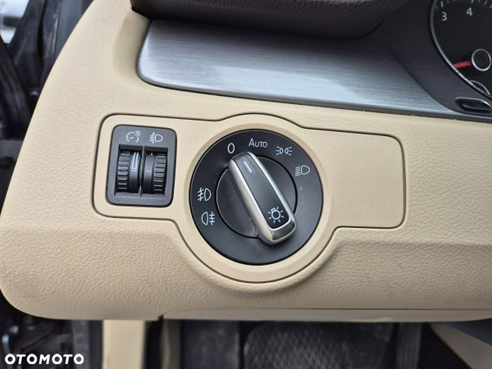 Volkswagen Passat - 18