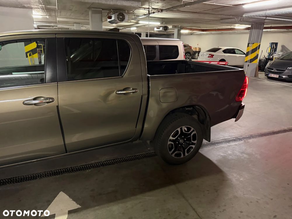 Toyota Hilux 2.8 D-4D Double Cab SR5+ 4x4 - 3