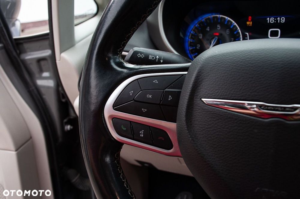 Chrysler Pacifica - 18