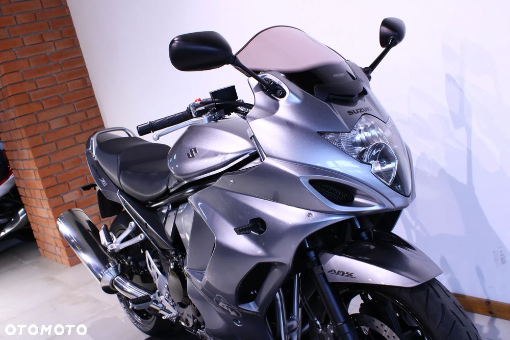 Suzuki GSX - 14