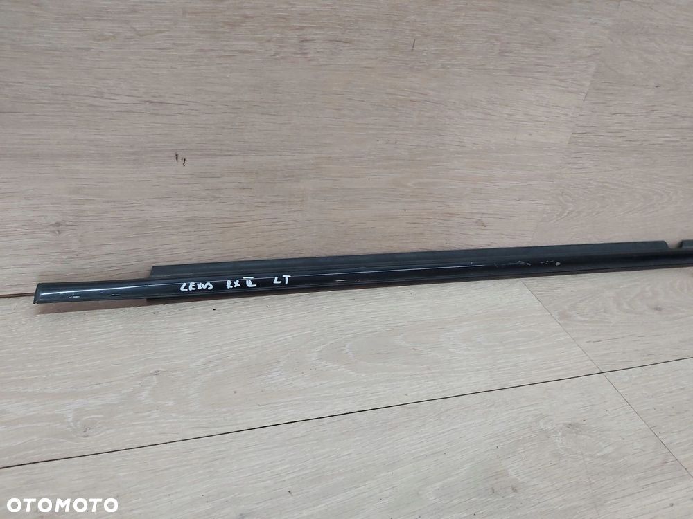 LEXUS RX II 300 350 400h listwa zgarniająca szyby drzwi lewy tył - 2