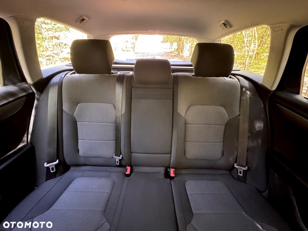 Volkswagen Passat 2.0 TDI DSG Highline - 12