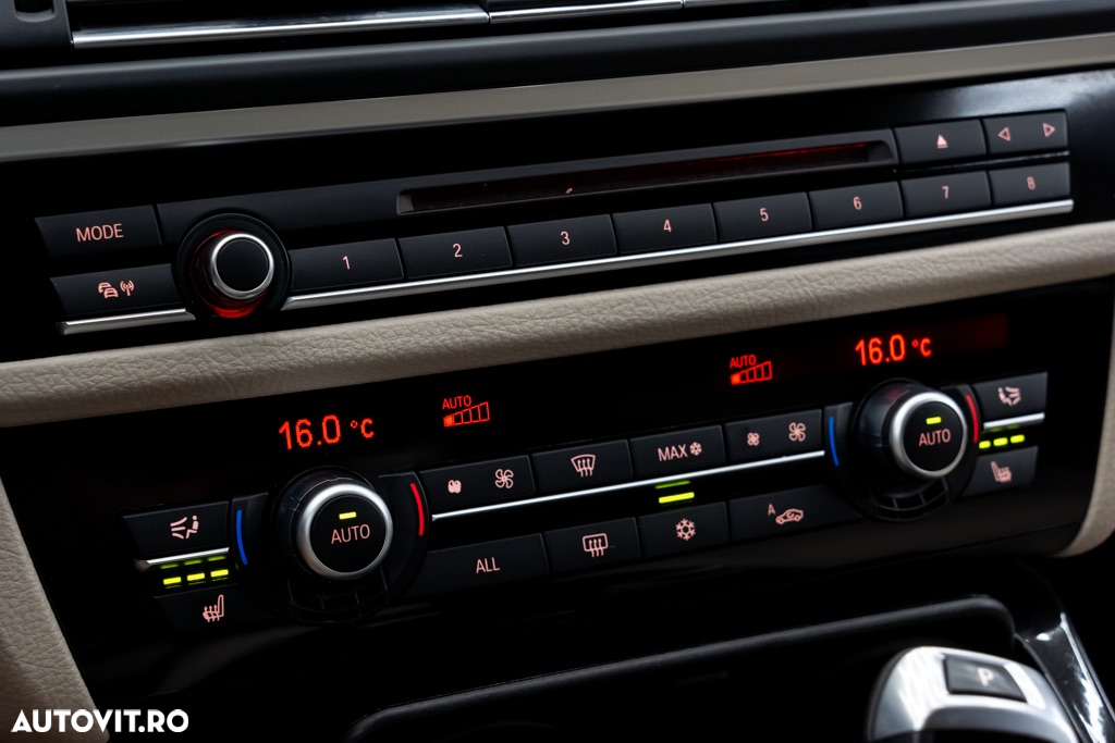 BMW Seria 5 520d Aut. - 35
