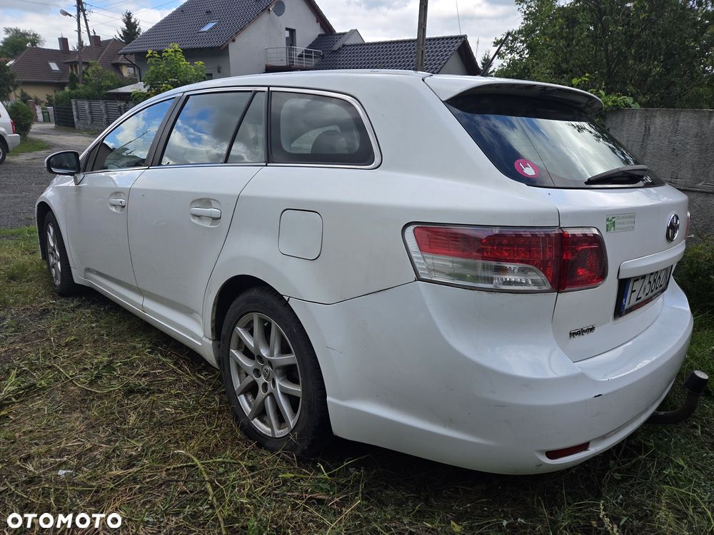 Toyota Avensis - 5