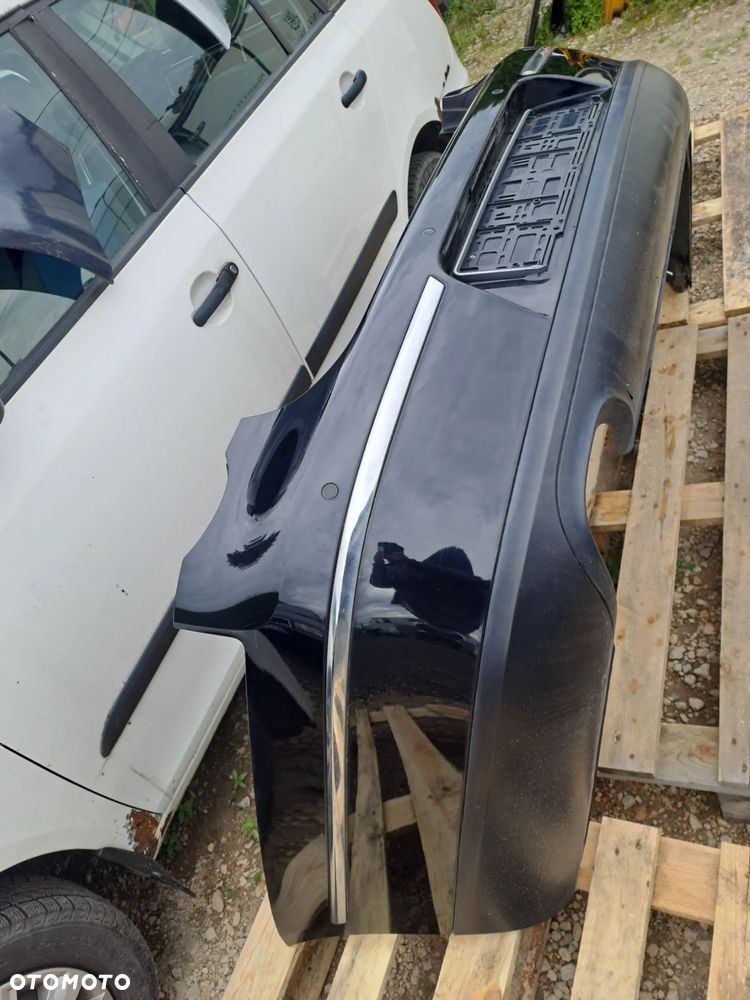 Volkswagen Passat B6 FL sedan zderzak tylny z PDC kod lakieru LC9X