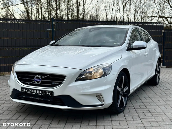 Volvo V40 D4 Drive-E R-Design Summum