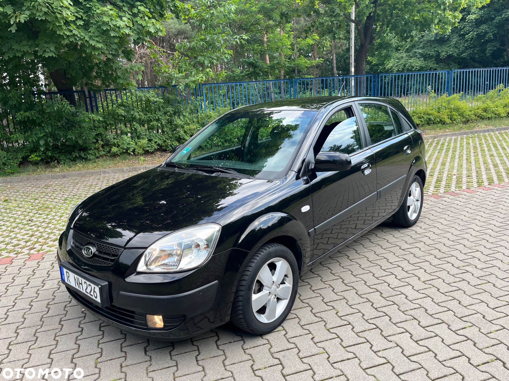 Kia Rio - 1