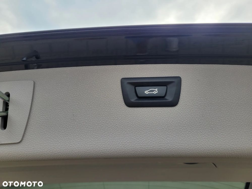 BMW Seria 3 318d - 16