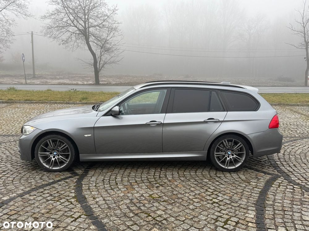 BMW Seria 3 330d xDrive - 4