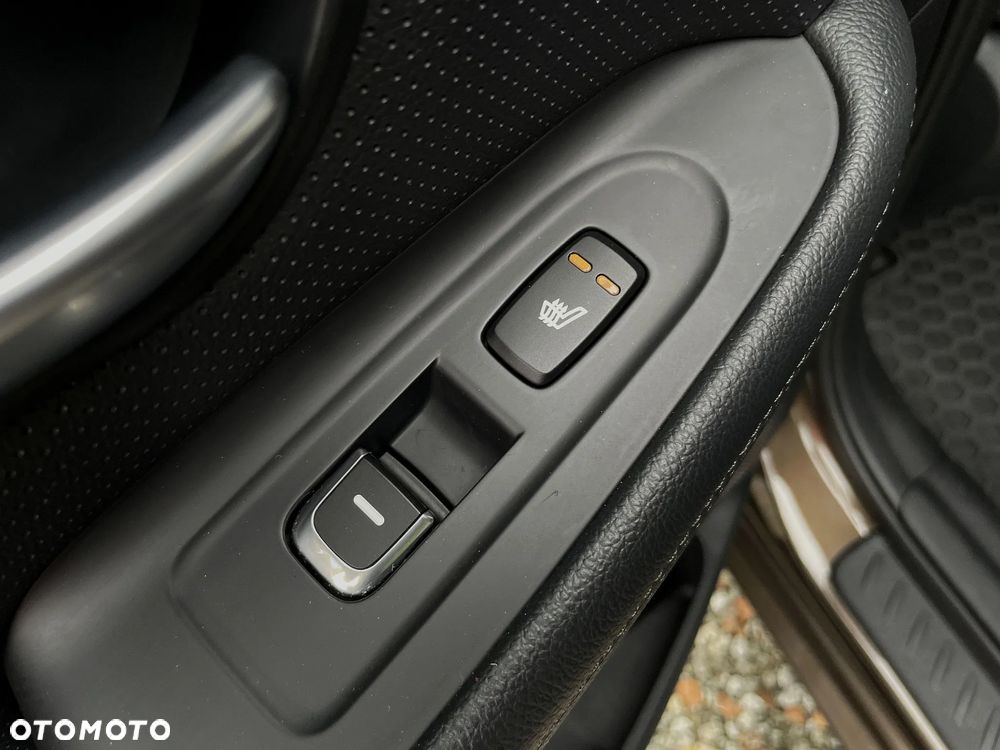 Kia Carens 1.6 GDI Attract - 33