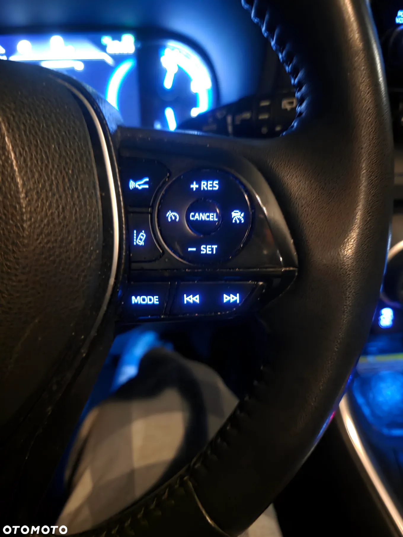 Toyota RAV4 - 9