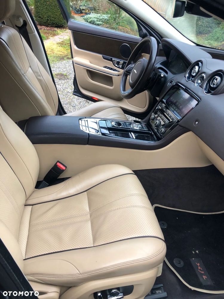 Jaguar XJ 3.0 D V6 Premium Luxury - 13