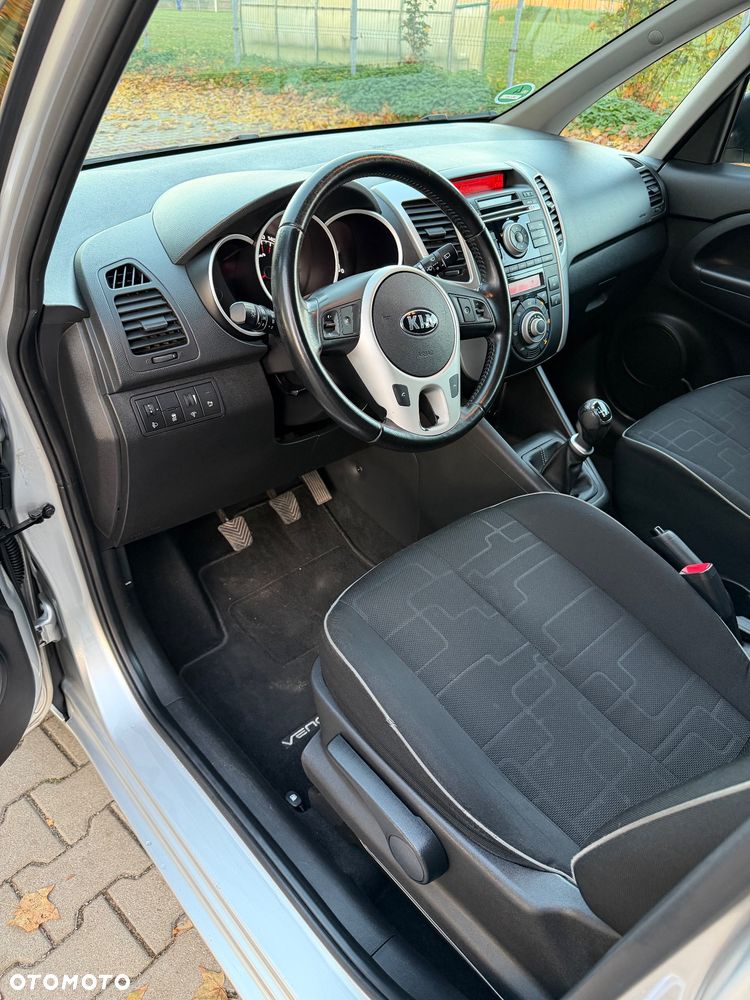 Kia Venga - 16