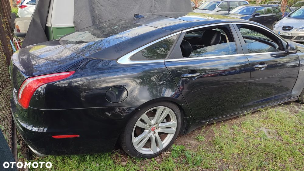 Jaguar XJ 3.0 T LWB Portfolio - 4