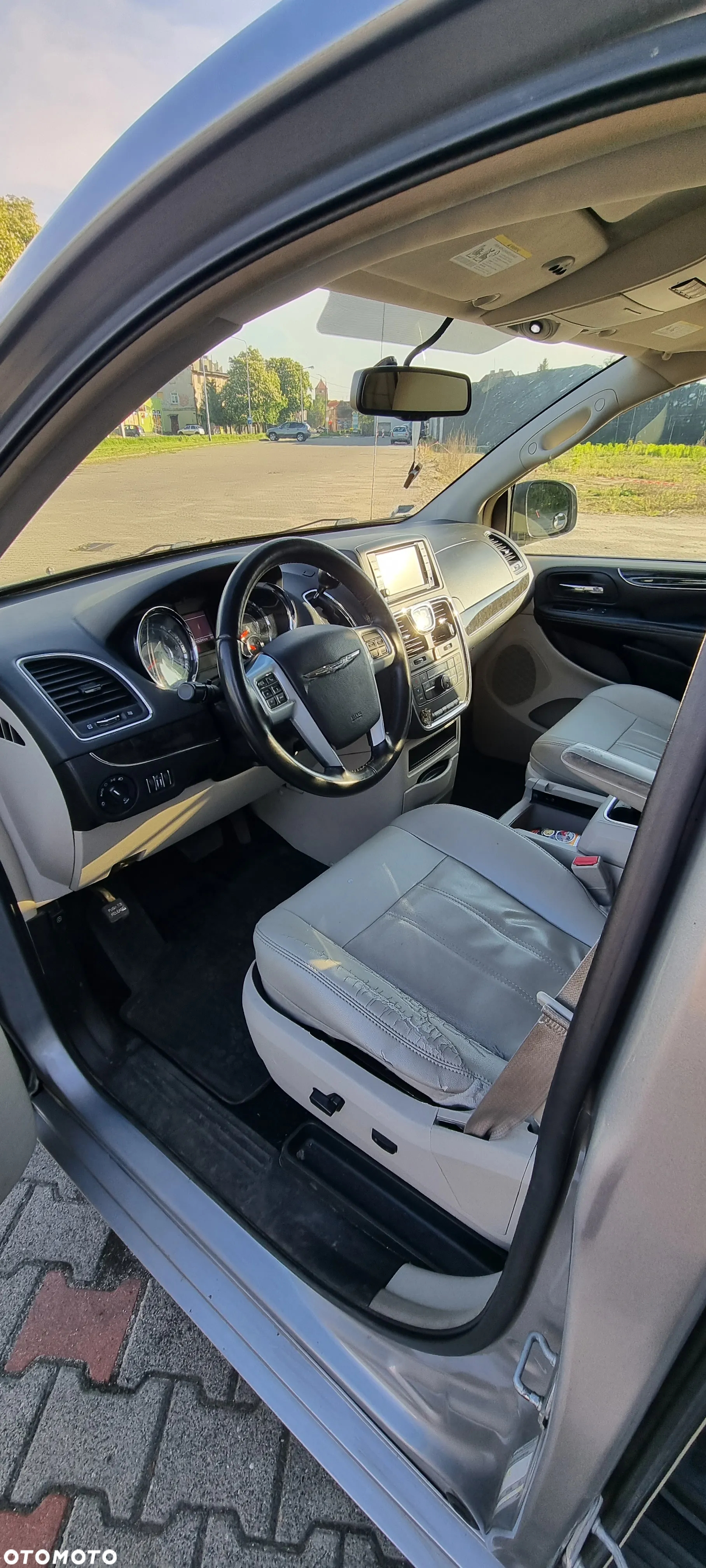 Chrysler Town & Country 3.6 Limited - 8
