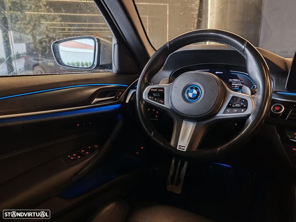 BMW 530 e Pack Desportivo M - 27