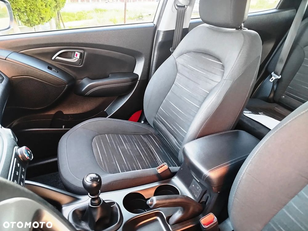 Hyundai ix35 1.6 2WD blue Trend - 21
