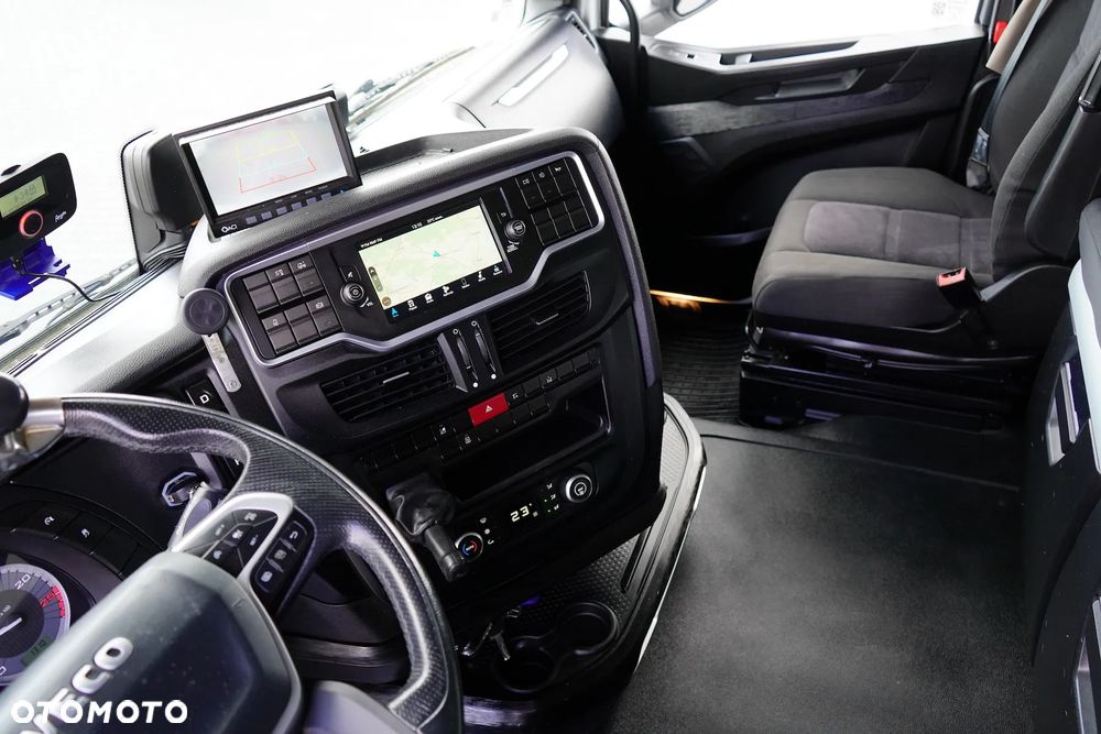 Iveco / S-WAY / 420 / E 6 / KONTENER + WINDA / 20 PALET / RETARDER / OŚ SKRĘTNA / ROLETA - 24