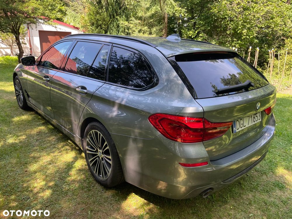 BMW Seria 5 520d Sport Line - 4