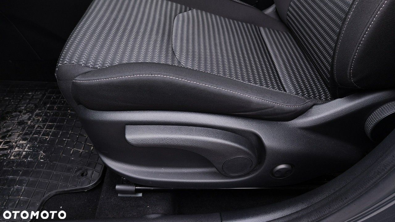 Kia Ceed - 10