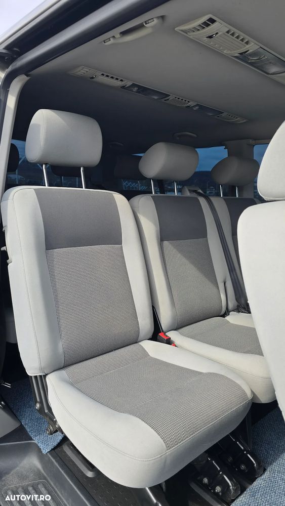 Volkswagen Caravelle - 7