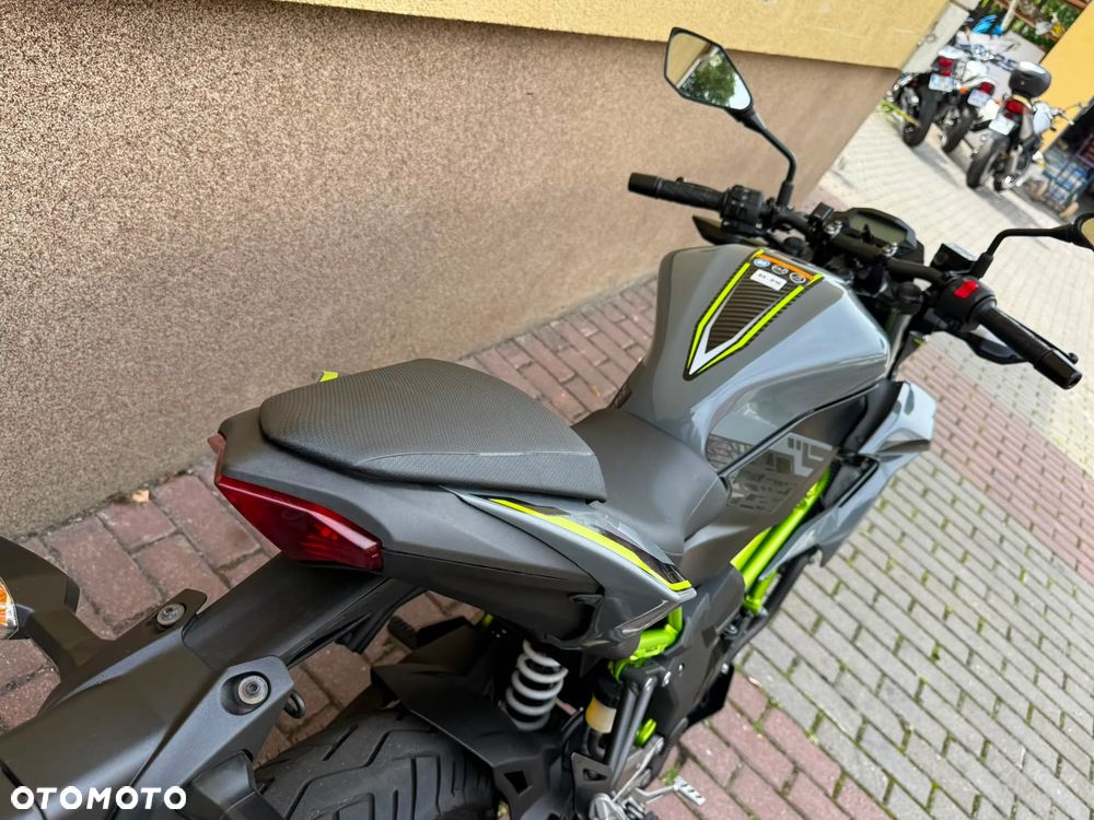 Kawasaki Z - 32