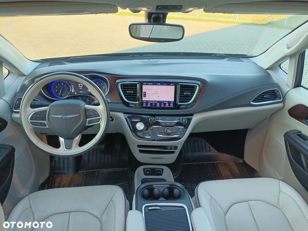 Chrysler Pacifica - 18