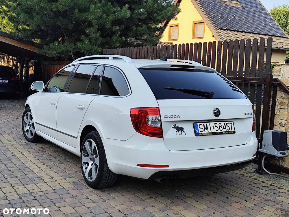 Skoda Superb 2.0 TDI DSG Elegance - 30