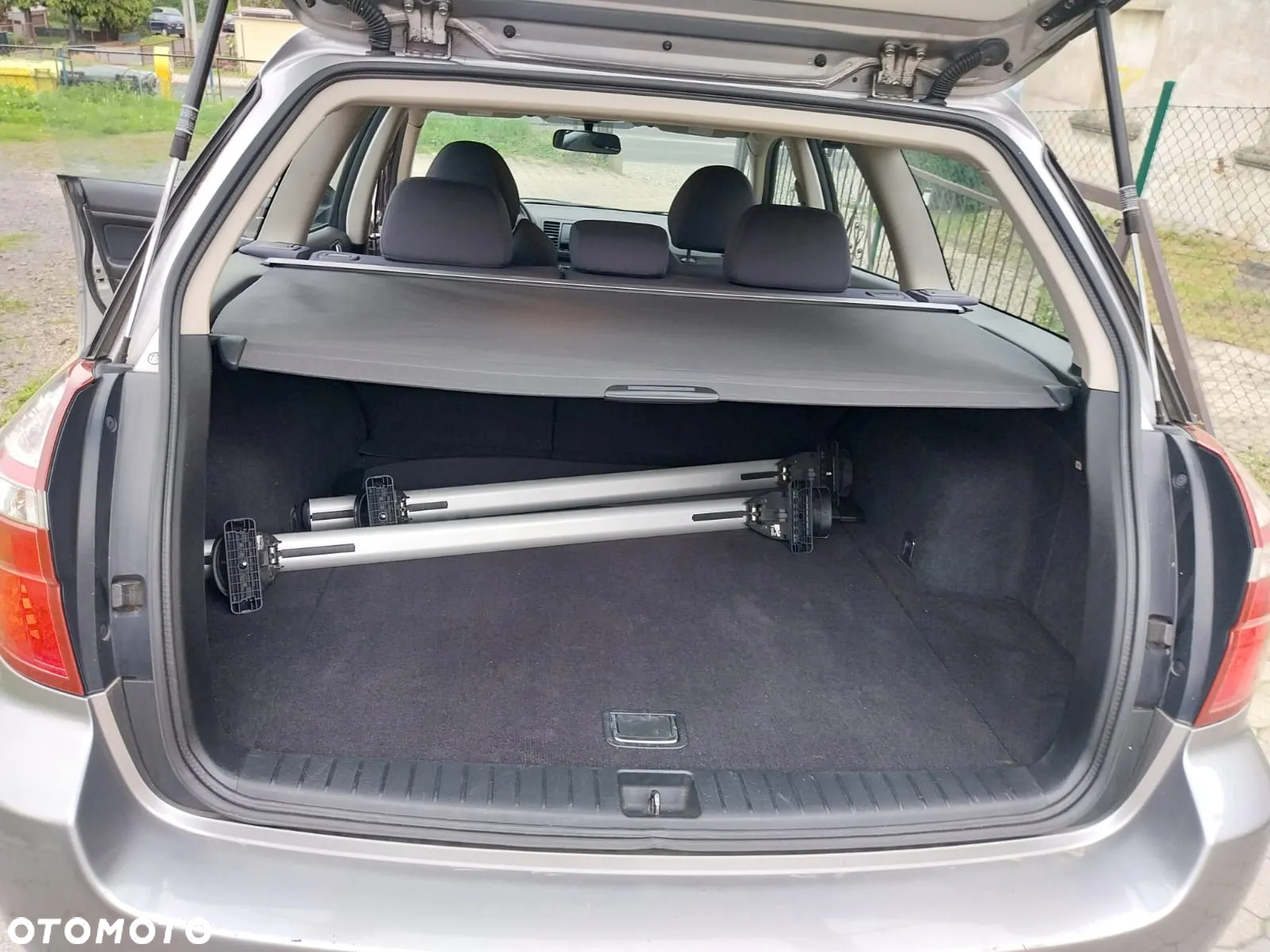 Subaru Legacy Kombi 2.0RA HID - 10