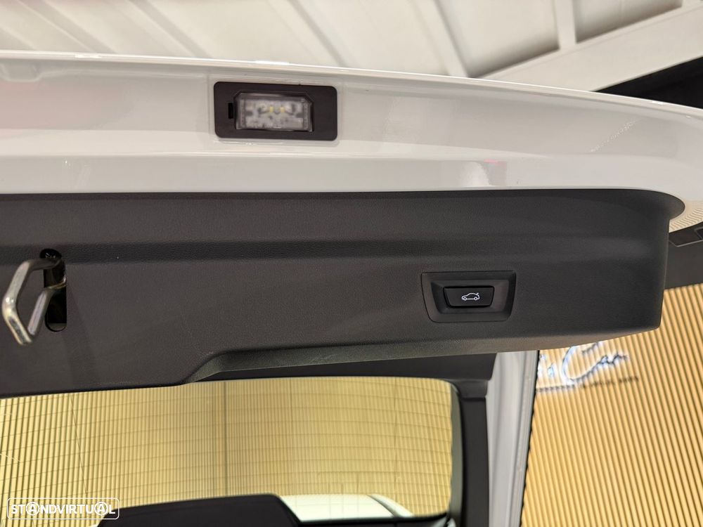 BMW iX2 eDrive20 - 37