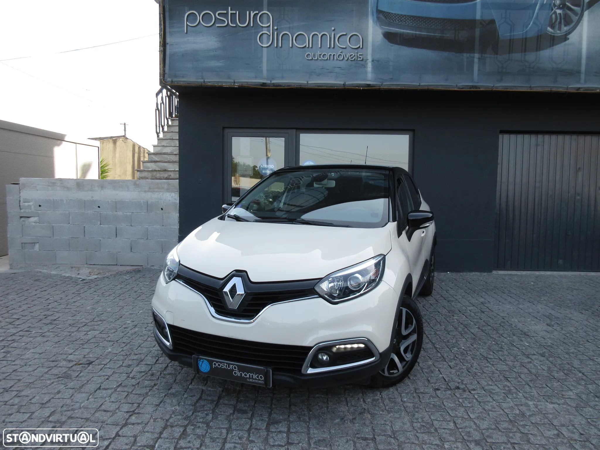 Renault Captur 1.2 TCe Exclusive EDC - 38