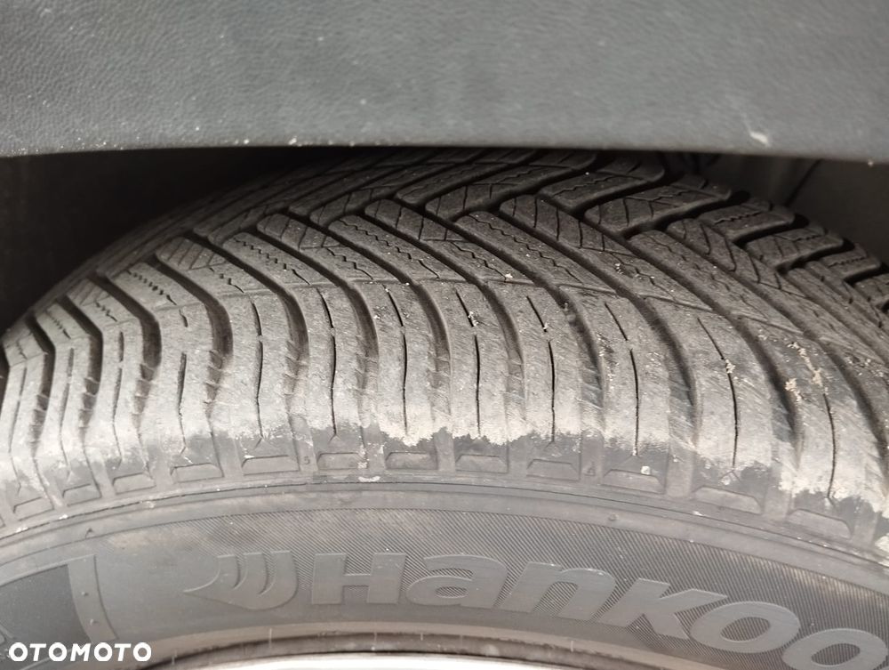 Volkswagen Tiguan - 12